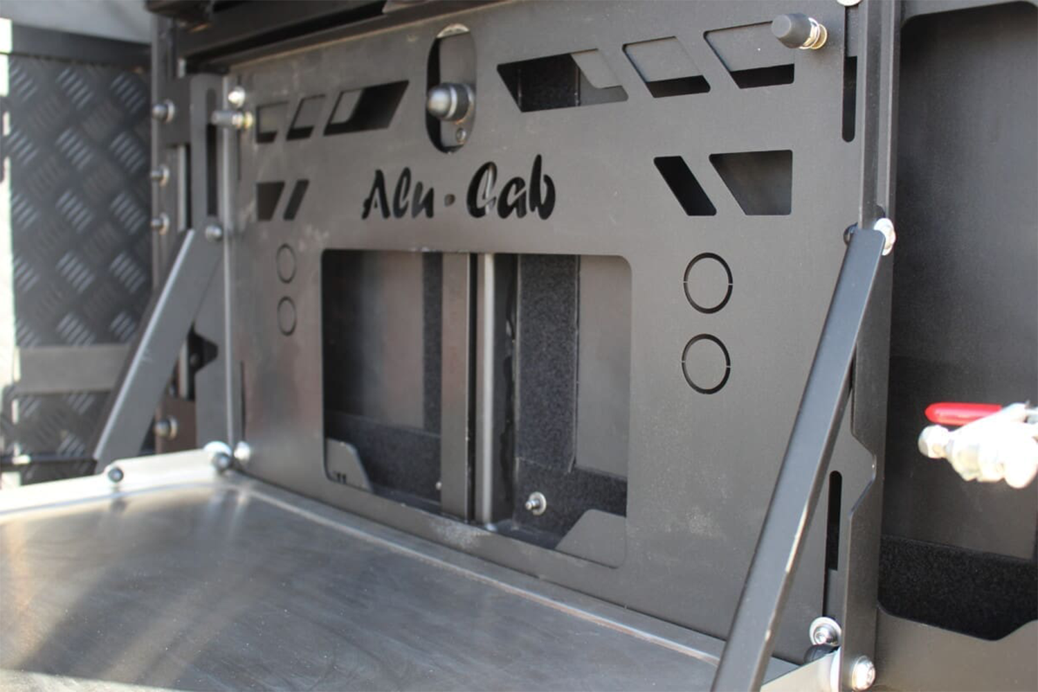 70 Series Rear Drop-Down Table & Mounting Bracket